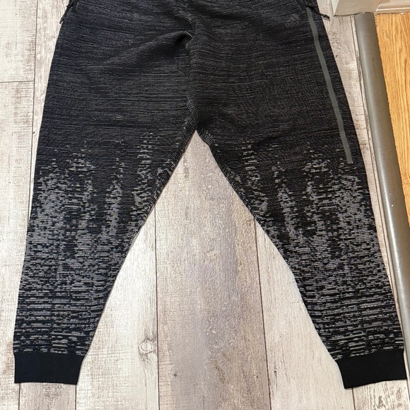 $198 NWT Adidas MENS ‘ZNE Pulse Knit’ Pants Jogger Bottoms - Size M - Picture 11 of 15